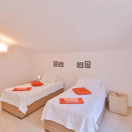 Penthouse Soveda Ii * Каш